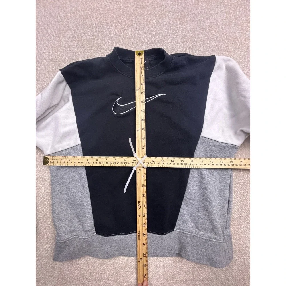 Nike Mens Colorblock Swoosh Logo Crewneck Sweatshirt Black White Grey Small